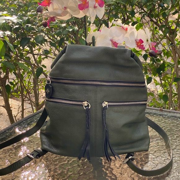 orYANY Chloe Olive Green Leather Zippered Backpack